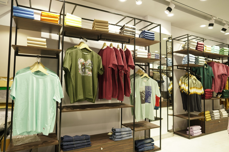 Top 10 4XL and 5XL T-Shirts for Men: Style Without Compromise